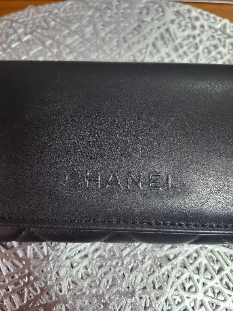 限定セール‼️CHANEL 　ロゴマトラッセサングラスケース　ブラック　斜め掛け