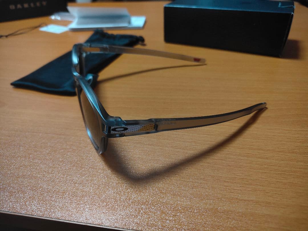 【美品】OAKLEY LATCH(A) マットグレー PRIZM BLACK