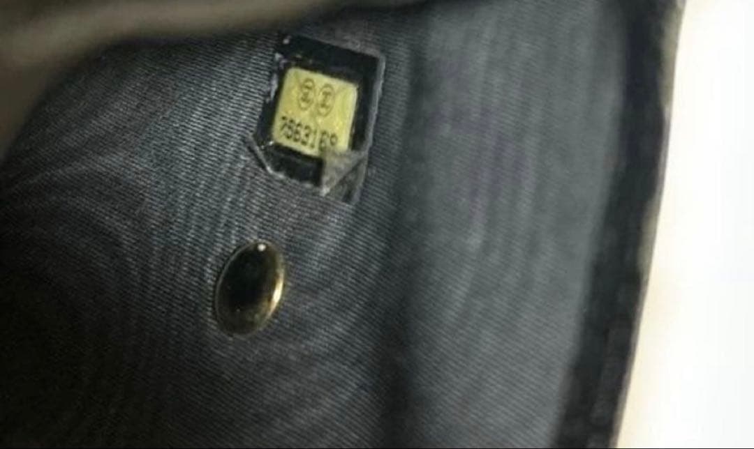 正規品　CHANELココマーク二つ折り財布ブラック