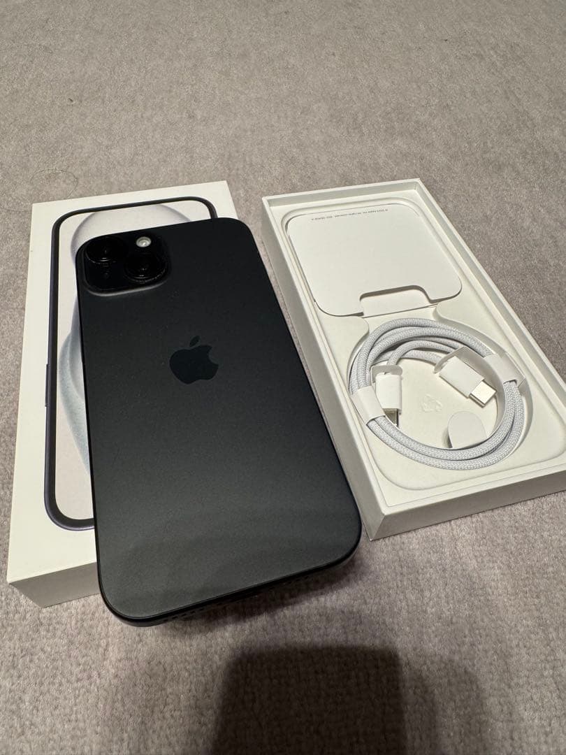 (美品)iPhone 15 ブラック 本体 充電ケーブル付