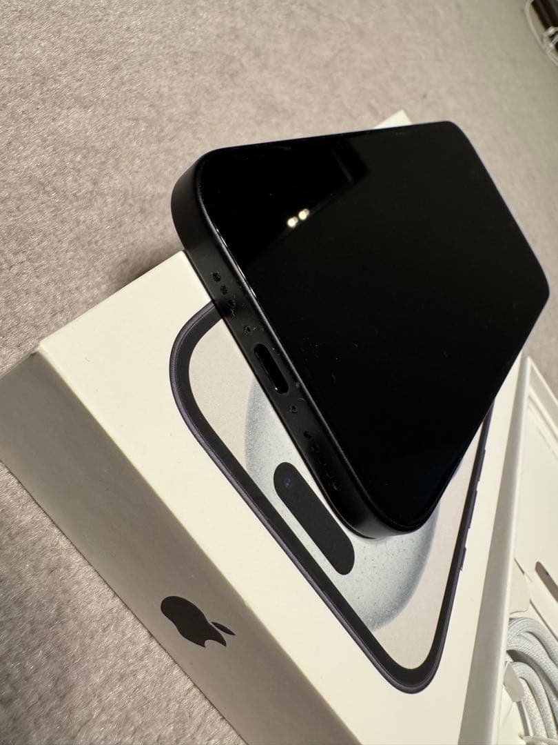 (美品)iPhone 15 ブラック 本体 充電ケーブル付