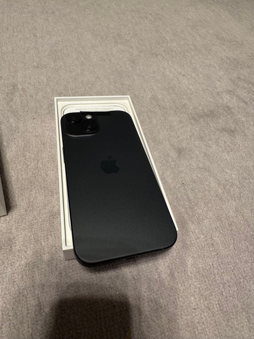 (美品)iPhone 15 ブラック 本体 充電ケーブル付