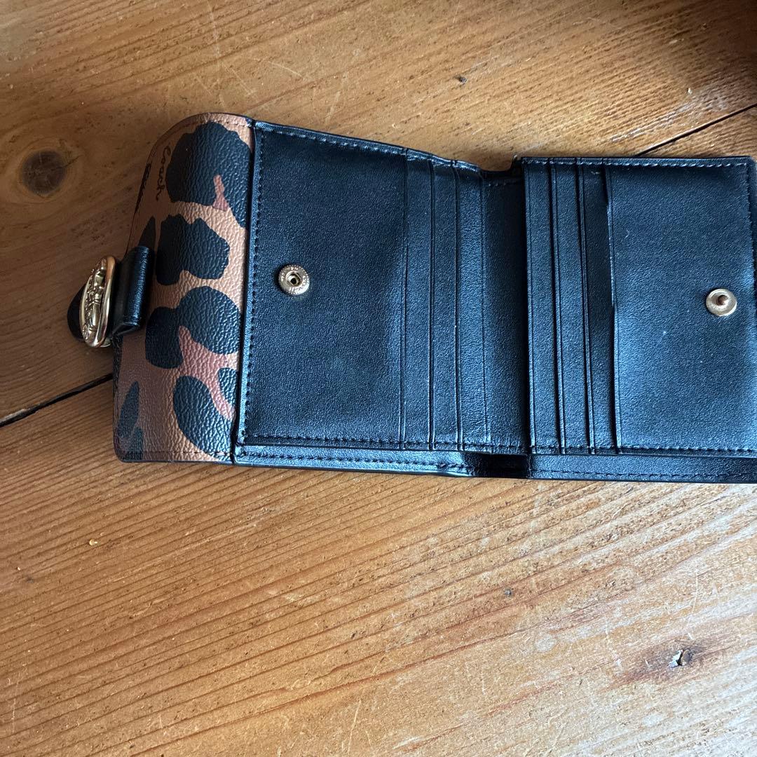 COACH ヒョウ柄 二つ折り財布