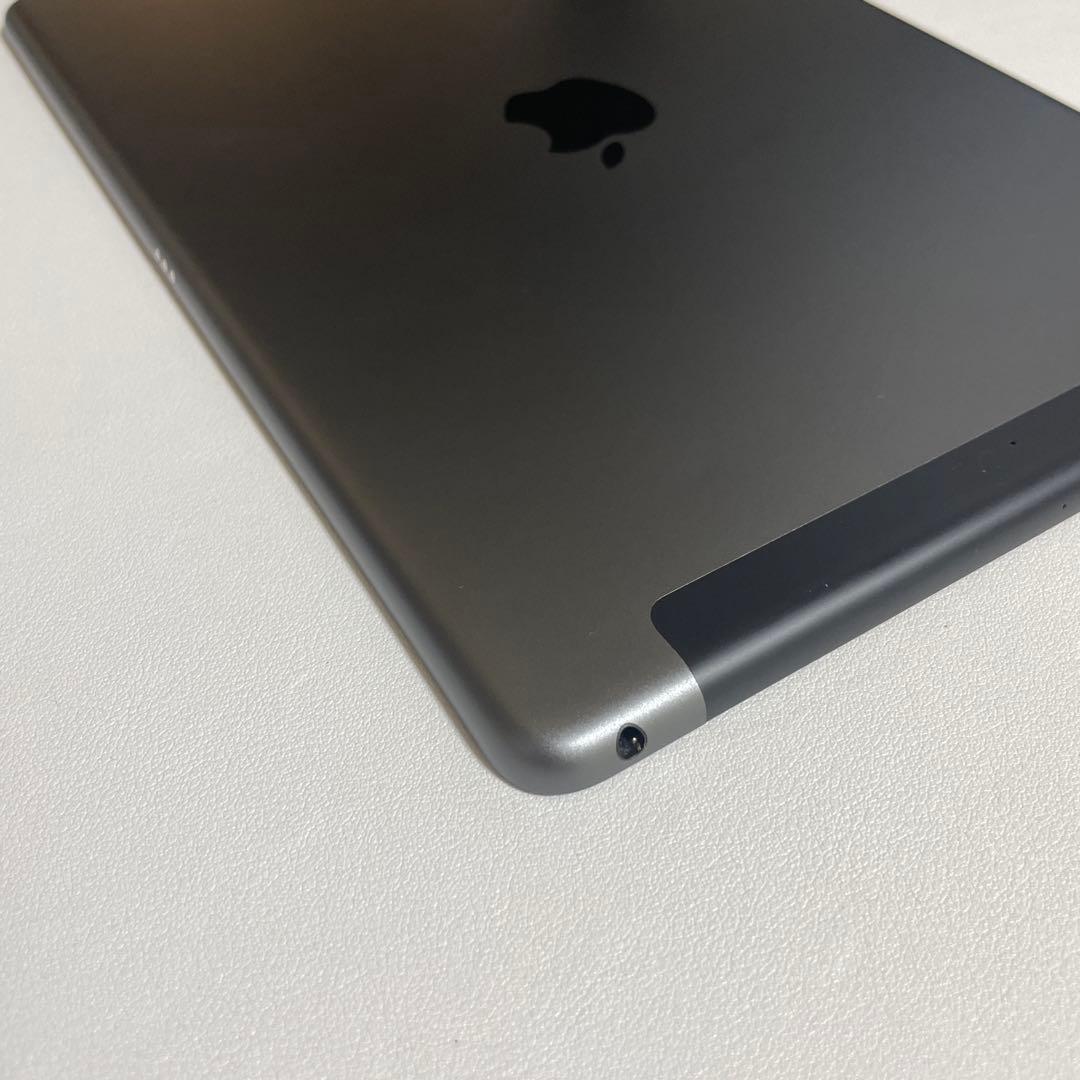 iPad (第9世代) Wi-Fi+Cellular 64GB スペースグレイ