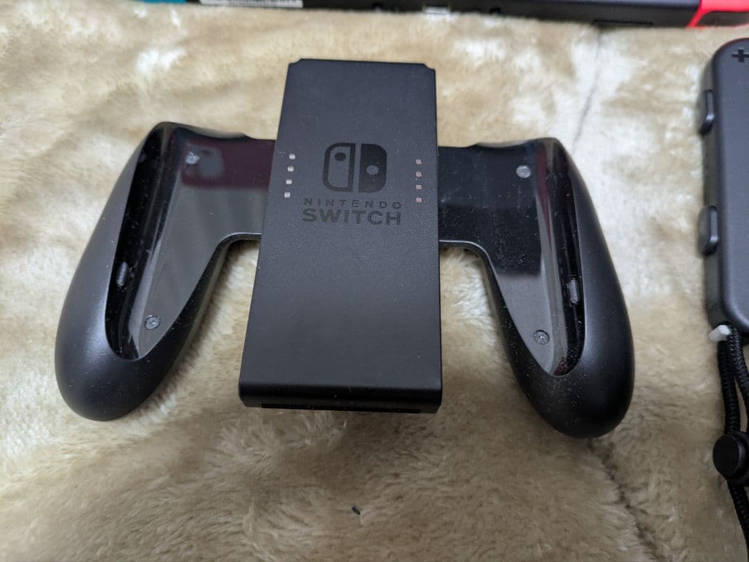 Nintendo Switch 本体、128GBメモリー・画面保護フィルム付き