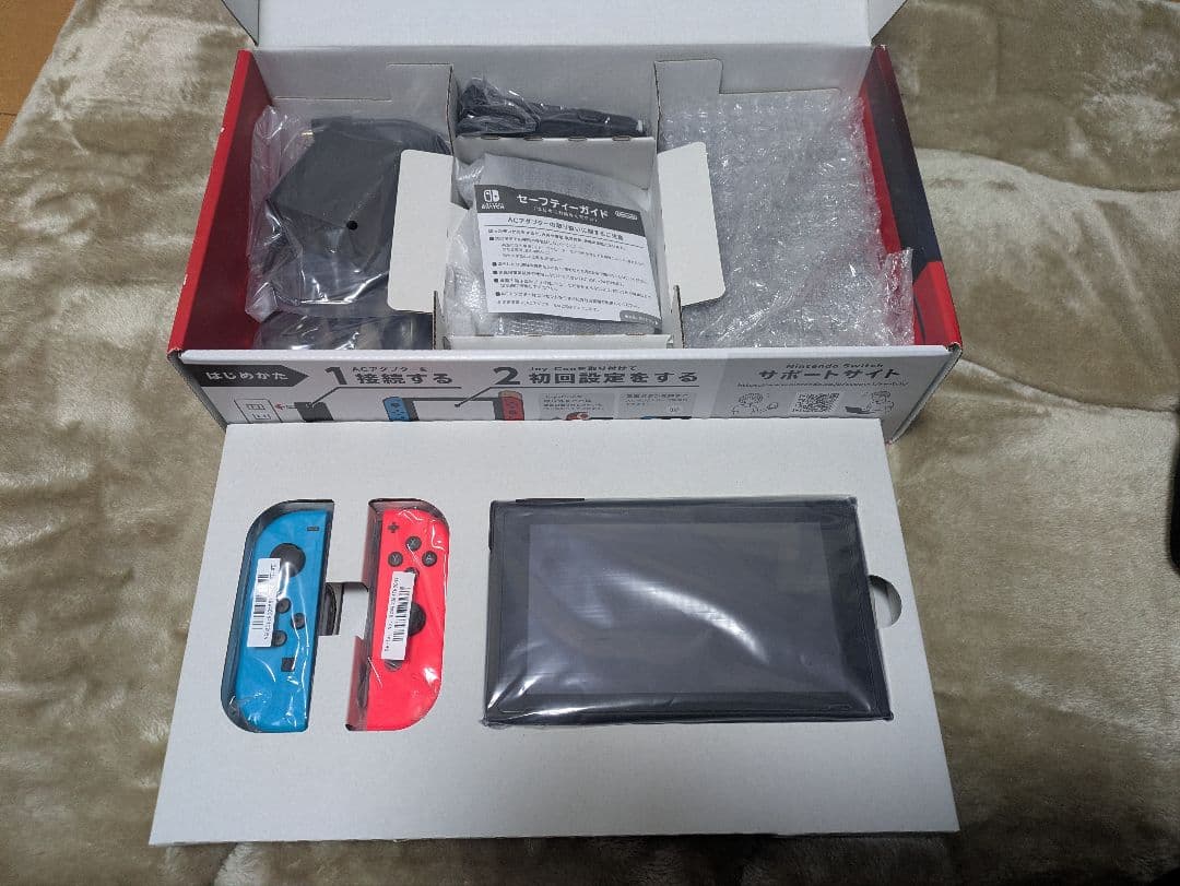 Nintendo Switch 本体、128GBメモリー・画面保護フィルム付き