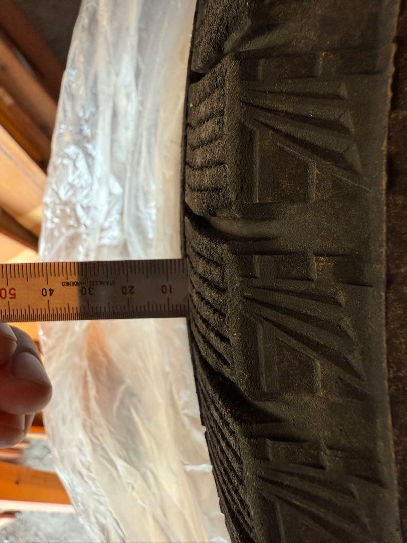 スタッドレスタイヤ 195/65R15