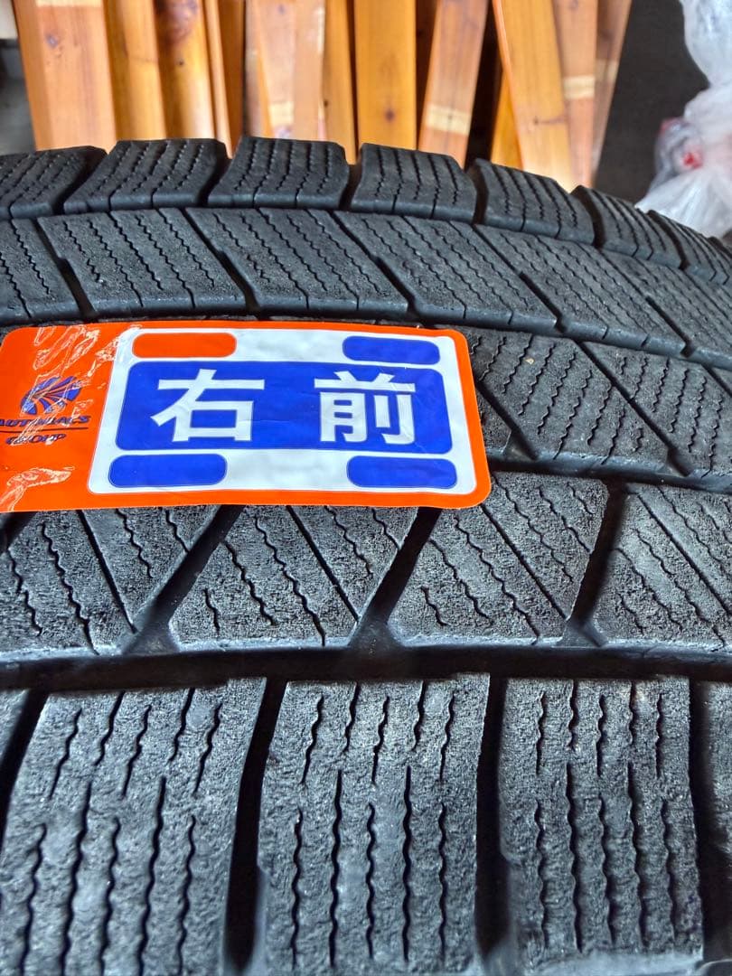 スタッドレスタイヤ 195/65R15