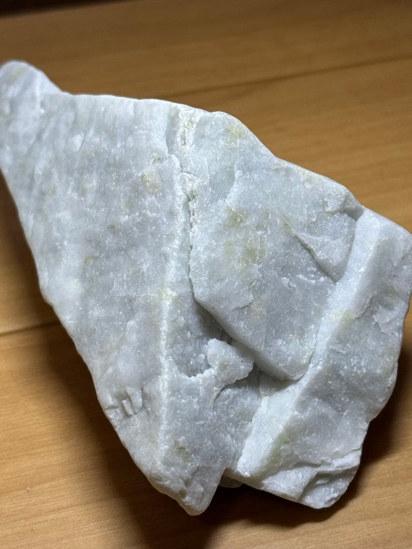糸魚川翡翠　原石　407g