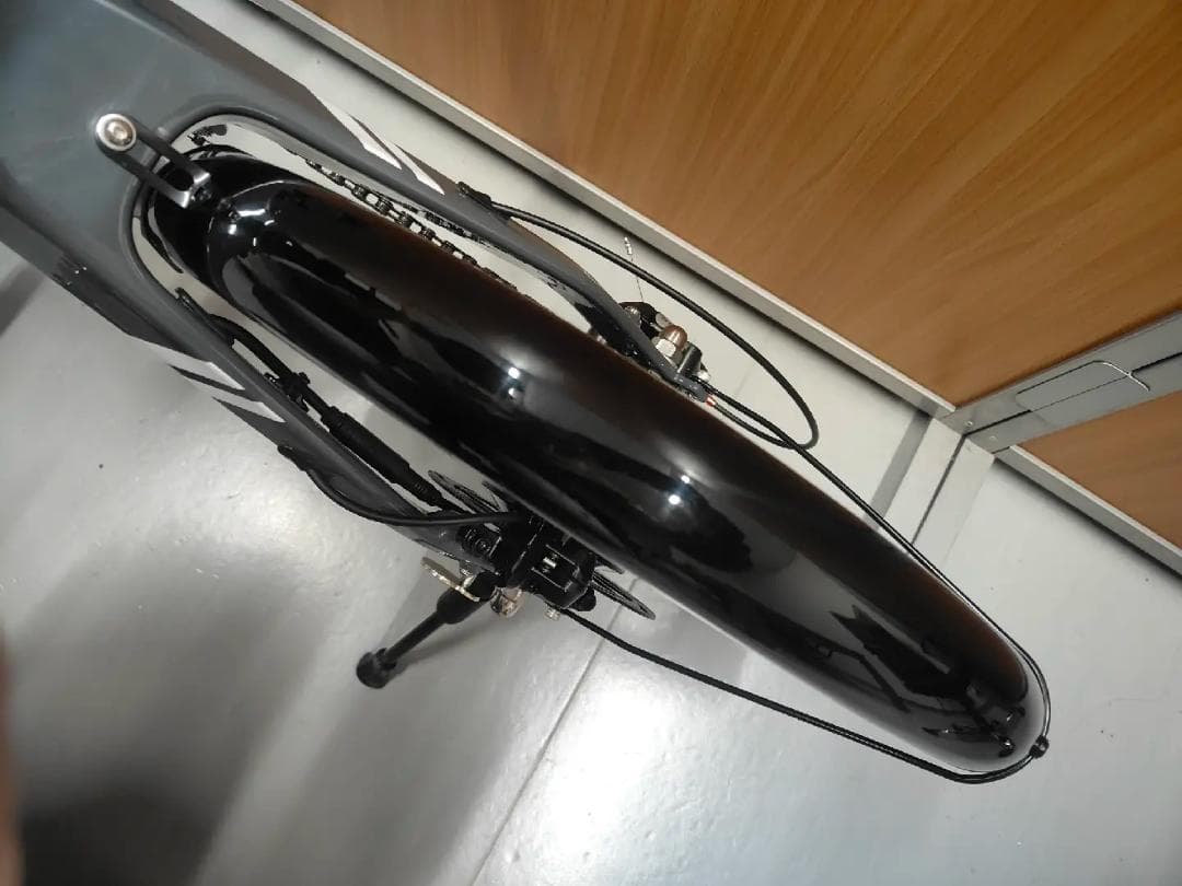 【在庫1台限り！】フルカーボンボディ 電動アシスト自転車 ERWAY A08