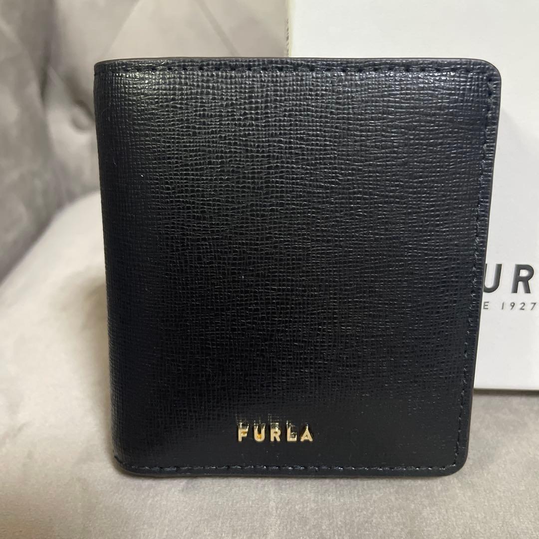 【新品未使用】FURLA フルラ　折り財布　二つ折り財布　黒　ブラック　レザー