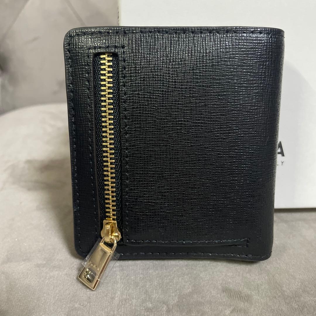【新品未使用】FURLA フルラ　折り財布　二つ折り財布　黒　ブラック　レザー