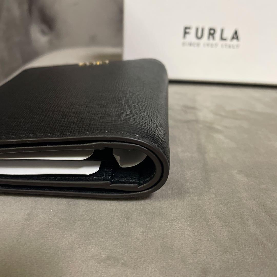 【新品未使用】FURLA フルラ　折り財布　二つ折り財布　黒　ブラック　レザー
