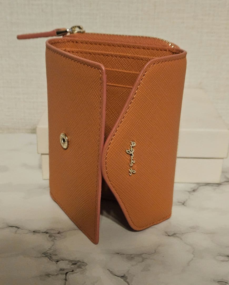 新品未使用✨agnès b. アニエスベーオレンジ 三つ折り財布 箱付き
