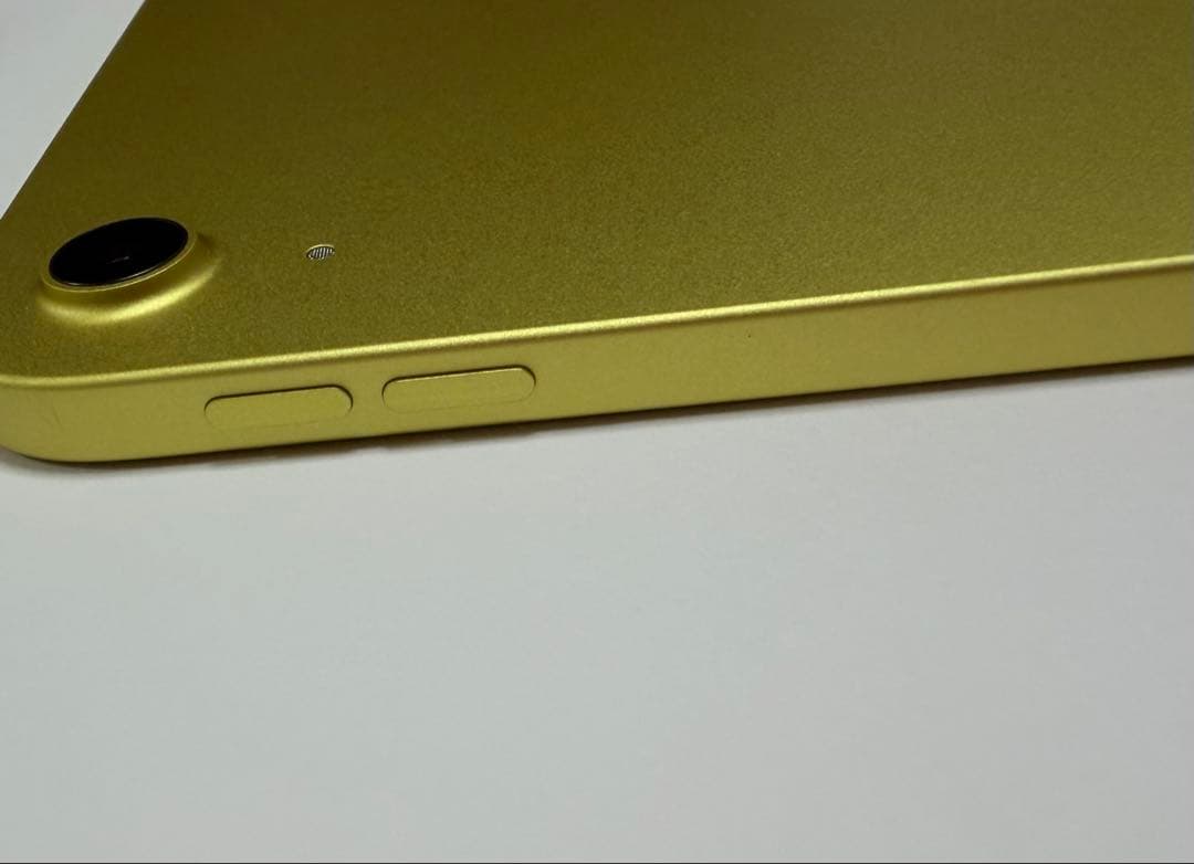 iPad 11世代16A 本体 イエロー ／ミッキー柄カバー／ペンシル付き