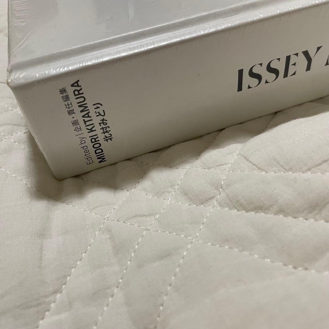 洋書 issey miyake TASCHEN