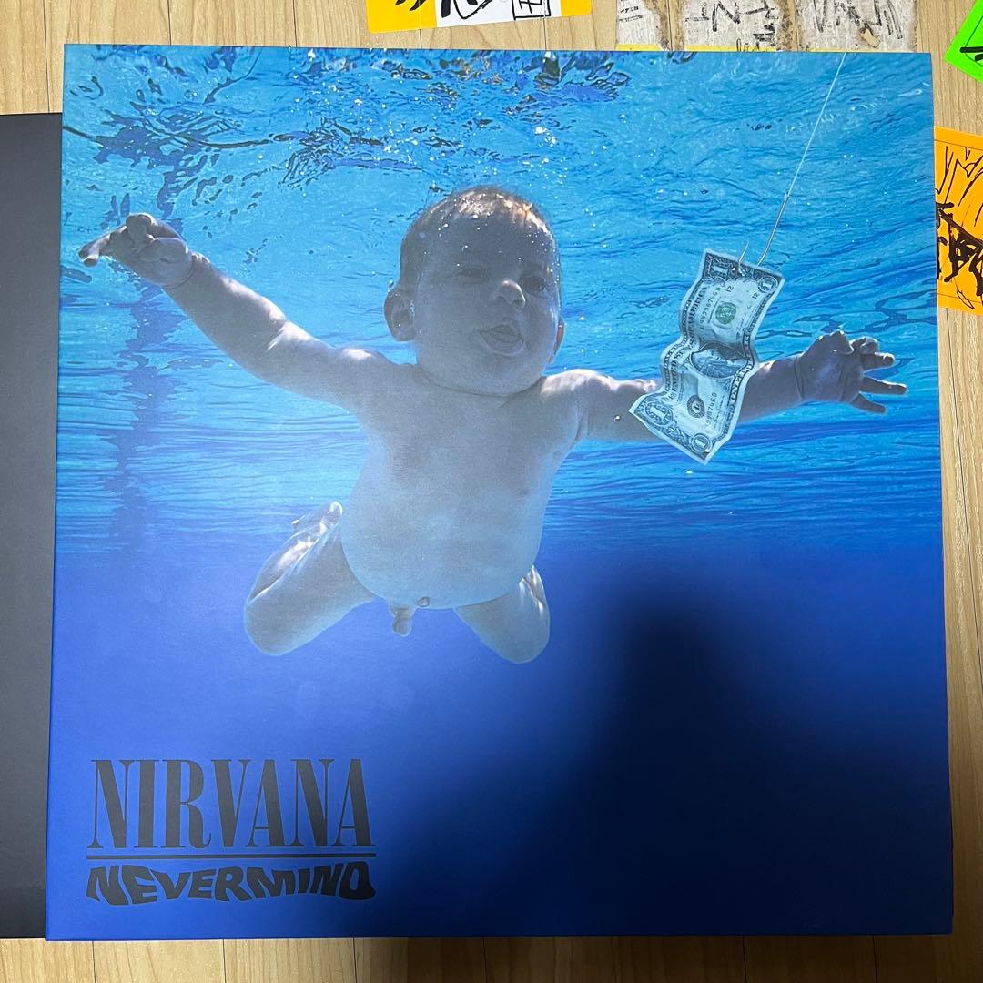 77曲+53未リリースライブ音源+未公開40枚フォトブックNirvana BOX