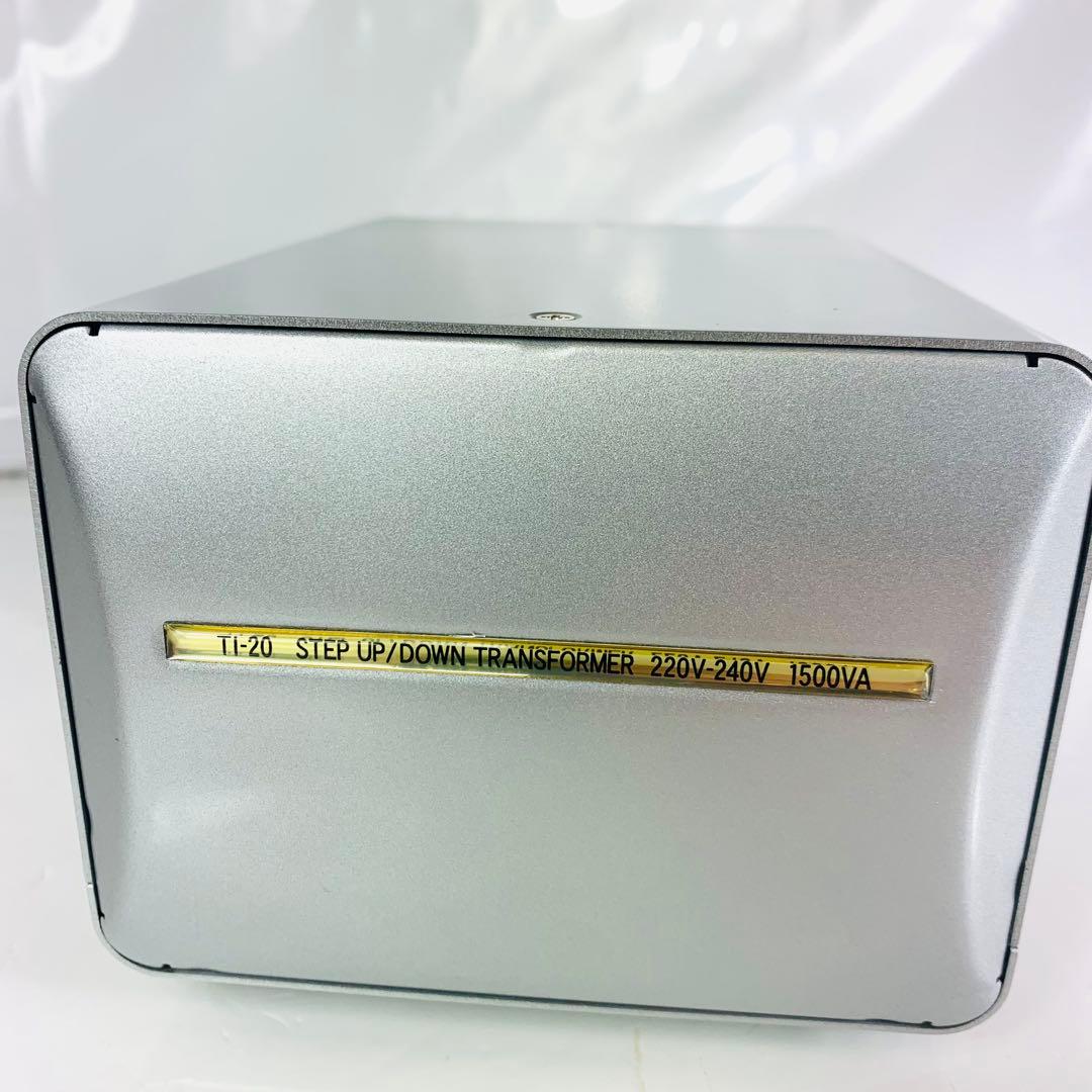 美品 カシムラ 1500VA ステップアップ ダウントランス 変圧器 TI-20