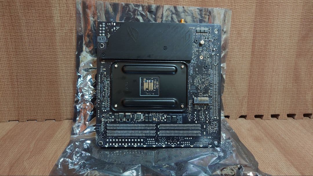 ASUS ROG STRIX X570-I GAMING マザーボード