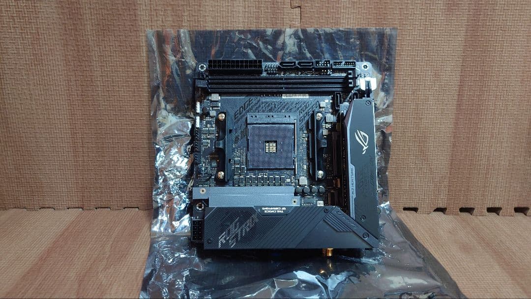 ASUS ROG STRIX X570-I GAMING マザーボード