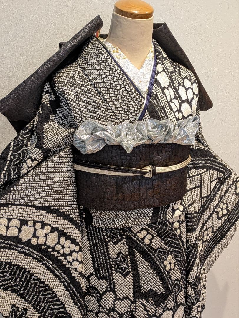 振袖フルセット 身丈174裄67.5 総絞り 流線花文 黒 正絹 逸品 成人式