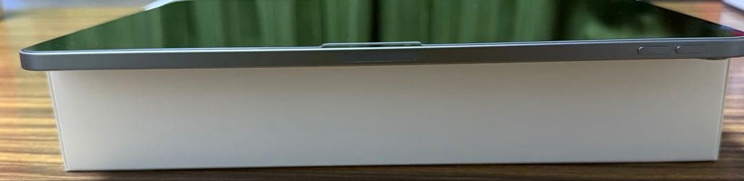 【美品】iPad Air M3 11インチ AC+付 箱有 充電器無