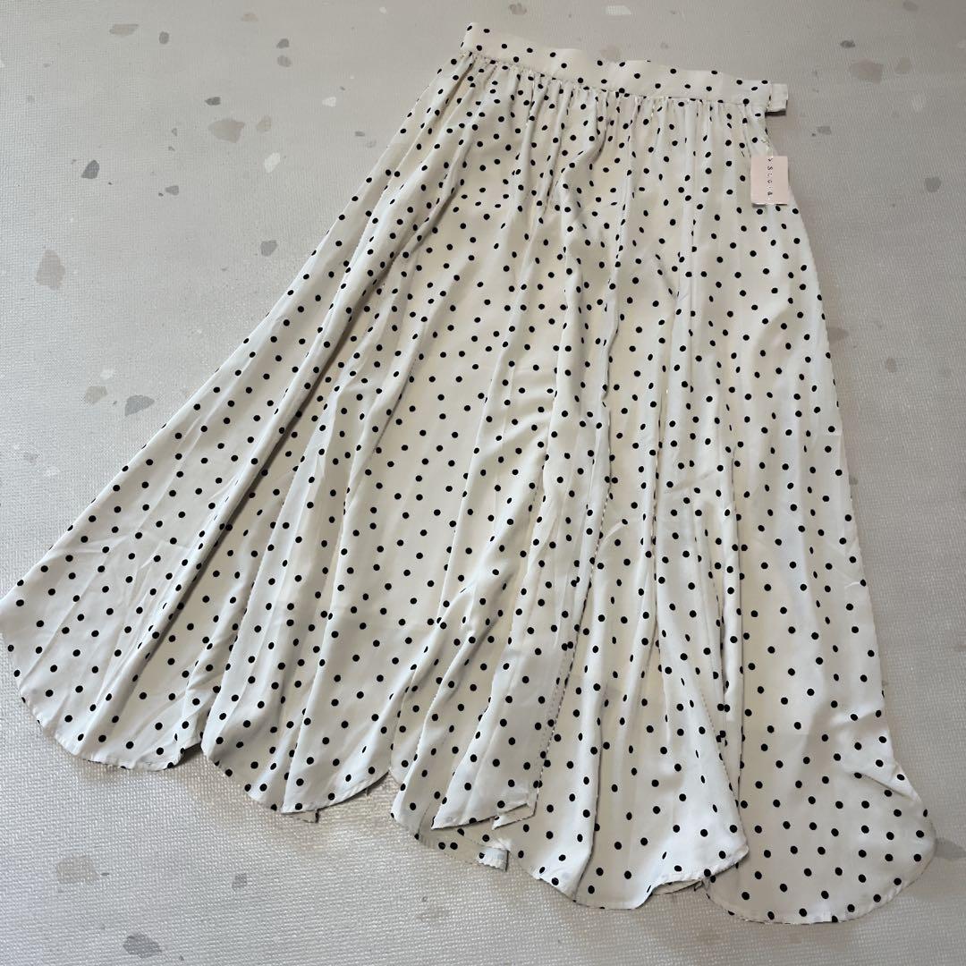 未使用　タグ付き　Stola. ストラ　ドット　ロングスカート　40