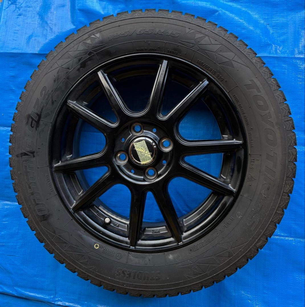 日産ノートTOYOTIRES OBSERVE GIZ2 15インチ スタッドレス