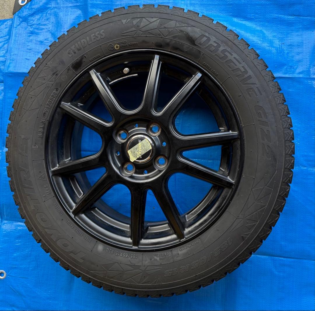 日産ノートTOYOTIRES OBSERVE GIZ2 15インチ スタッドレス