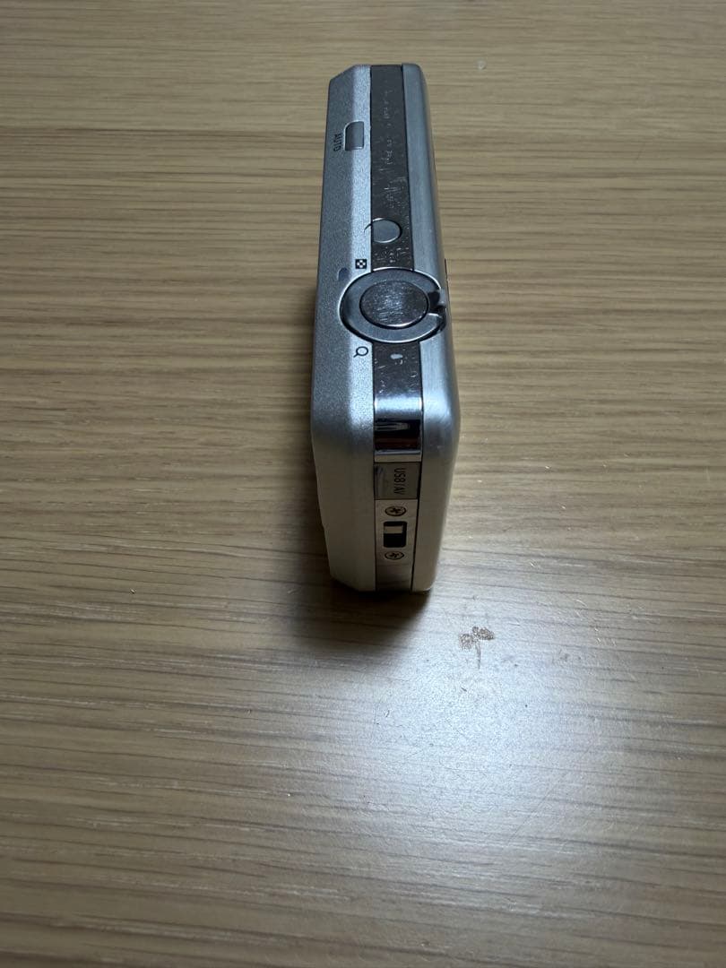 CASIO EXILIM EX-Z800 コンパクトデジタルカメラ シルバー
