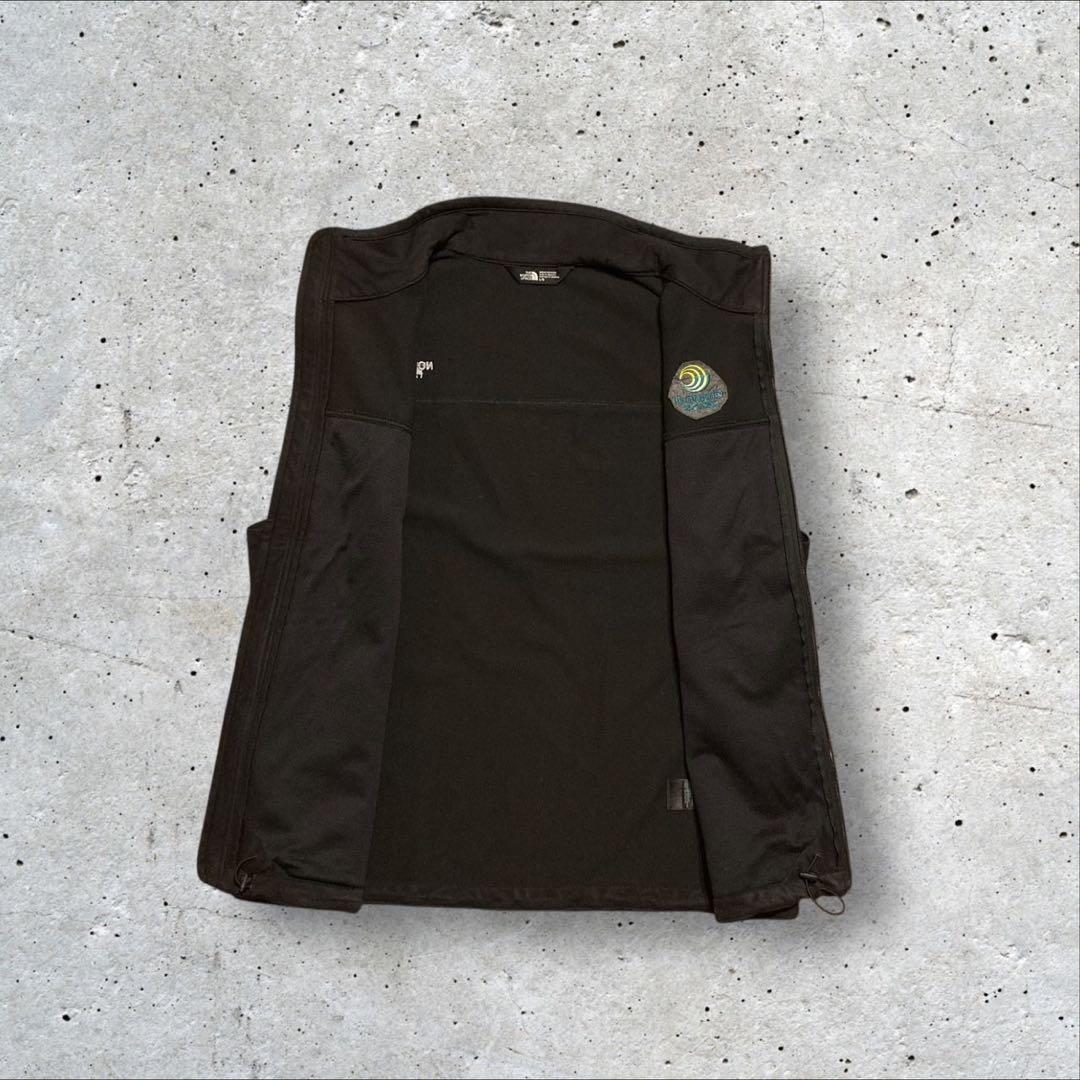 〈ザ・ノースフェイス〉ナイロンベスト　L 黒　企業ロゴ　美品　人気カラー　f