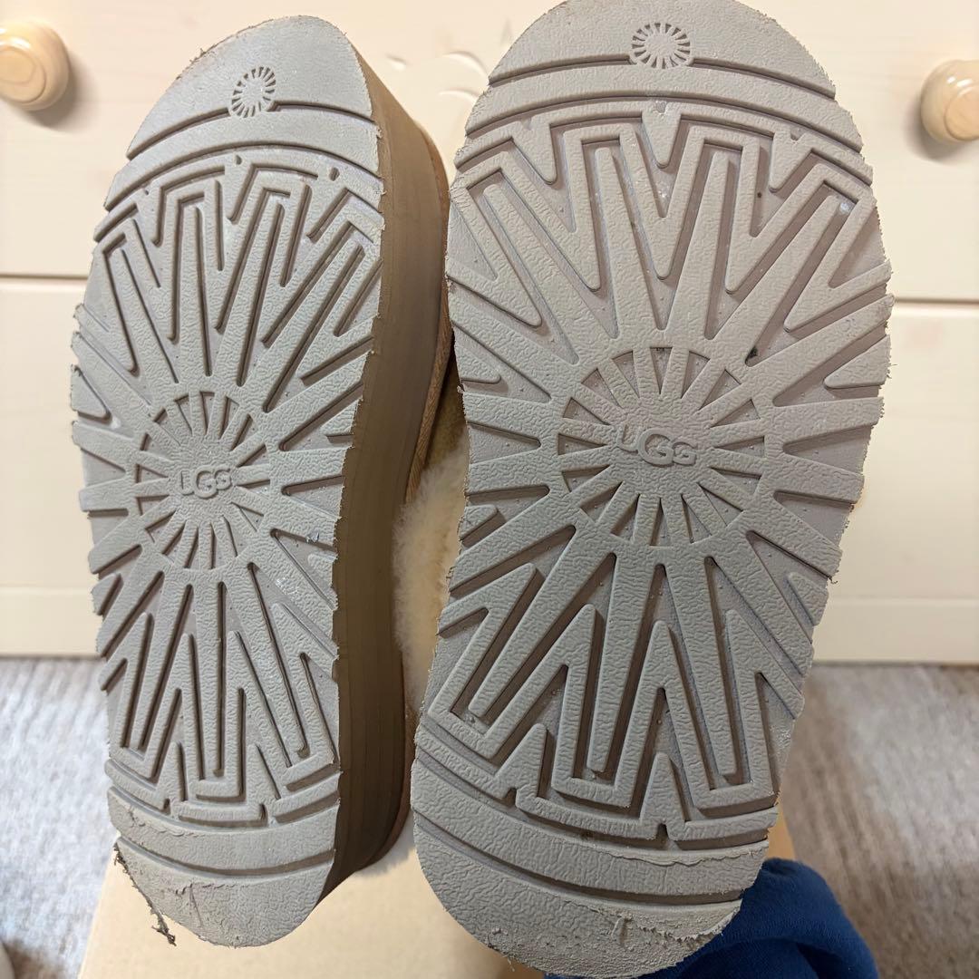 靴 UGG FUNKETTE 23cm