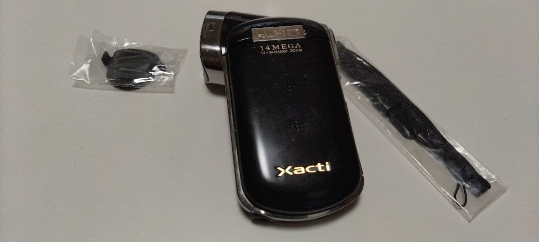 SANYO Xacti　DMX-CG110　箱、付属品つき　ほぼ未使用