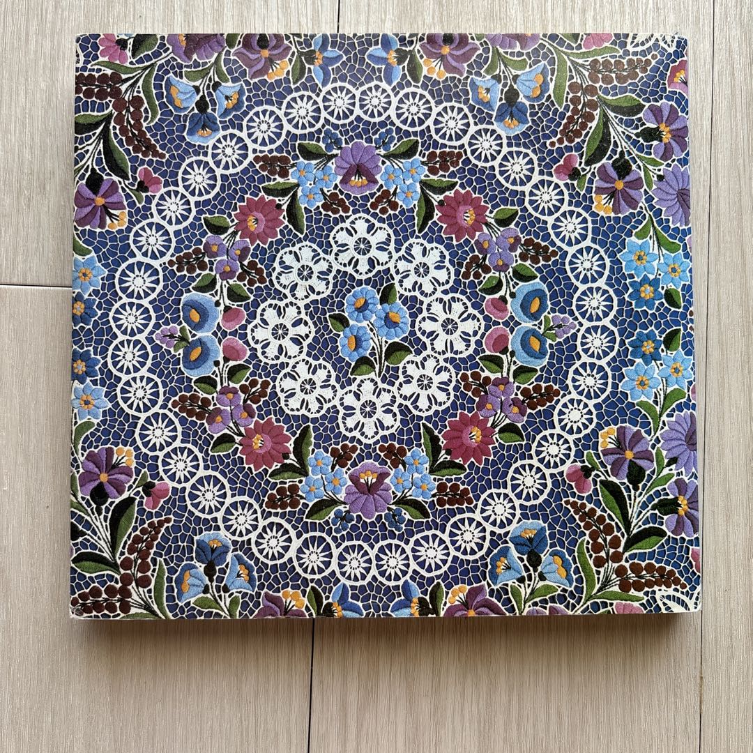 絶版　カロチャ刺繍　図案集