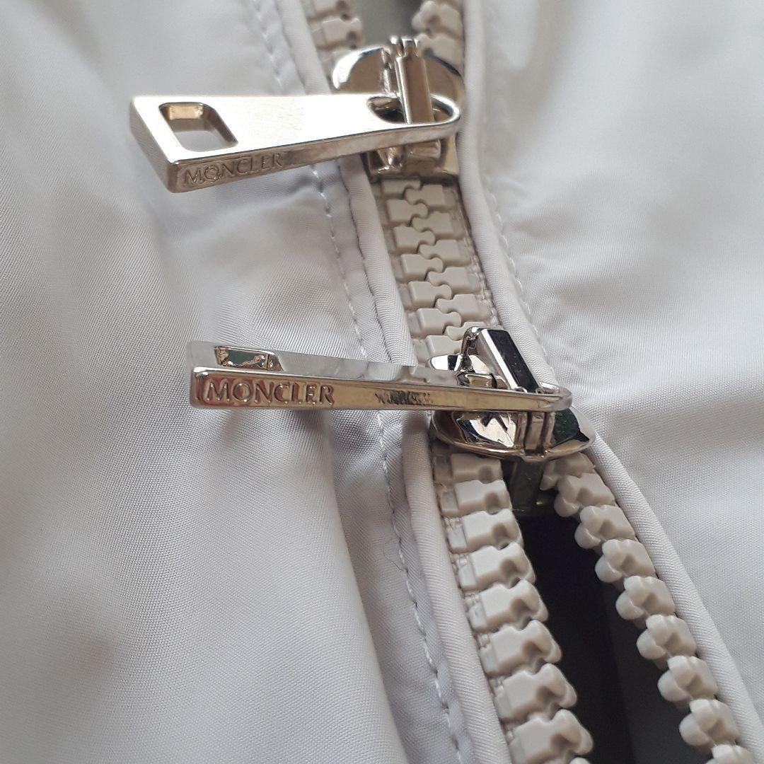 ピーク国内正規品　MONCLER　TOPAZベージュ 1サイズ