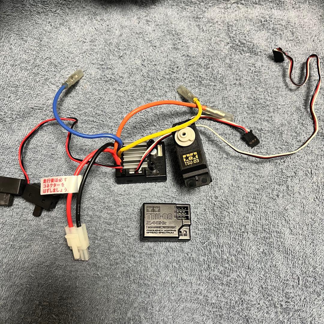 た*読様 中古ラジコンパーツセット。モーター3種・バッテリー2種・受信機・サーボ