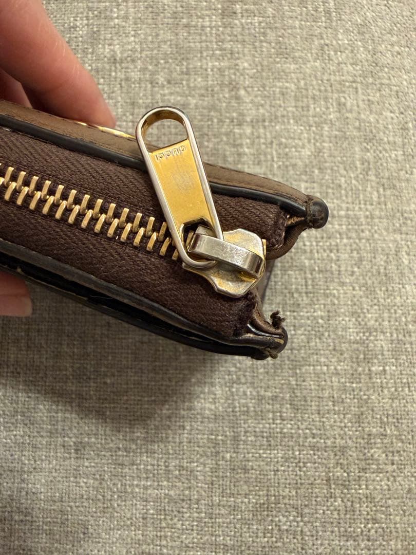 うさぎGUCCI オフディア 二つ折り財布 L字ファスナーGGパターン