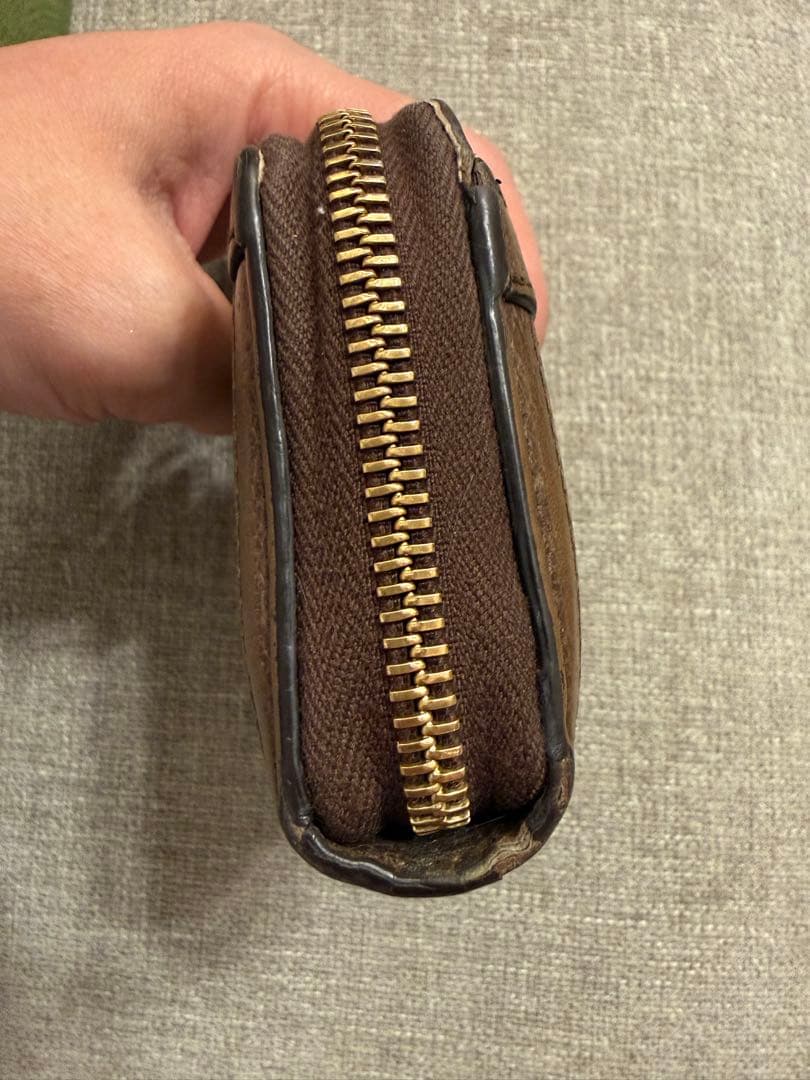 うさぎGUCCI オフディア 二つ折り財布 L字ファスナーGGパターン