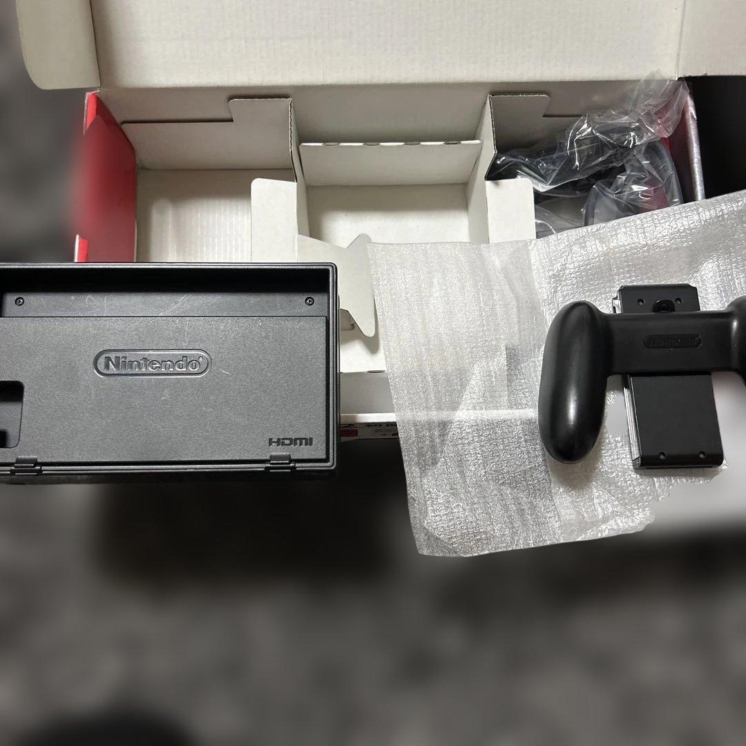 目立つ傷なし・完品Nintendo Switch 本体 (ネオンブルー/レッド)