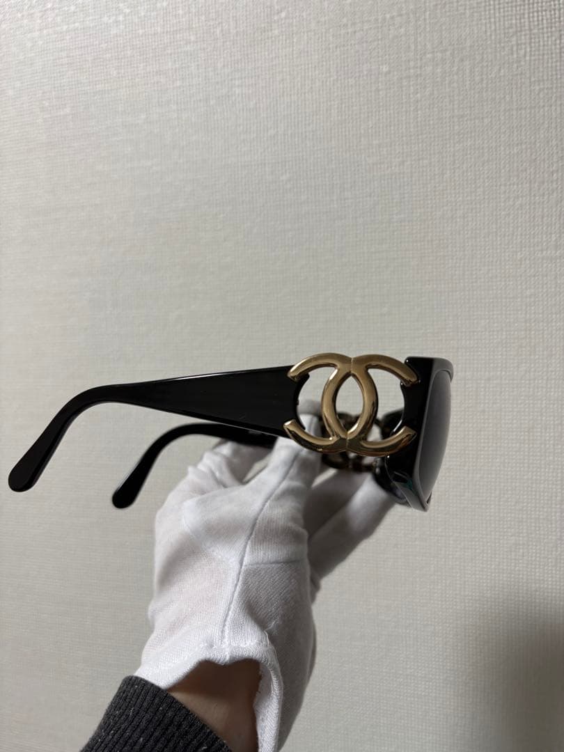 ［訳アリ］CHANEL ブラック サングラス ゴールドディテール