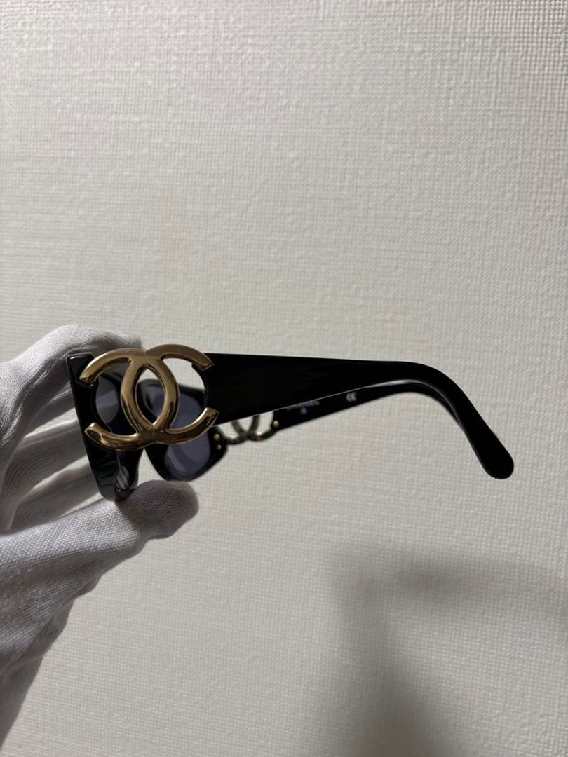 ［訳アリ］CHANEL ブラック サングラス ゴールドディテール