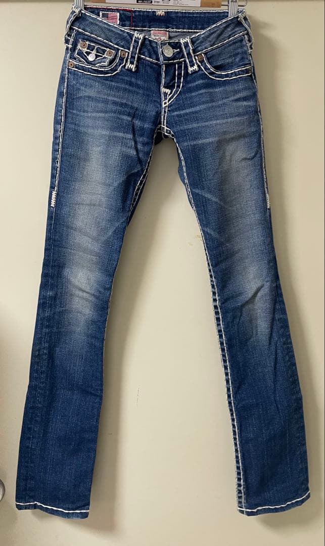 【人気】TRUE RELIGION 白ステッチ デニム 23インチ