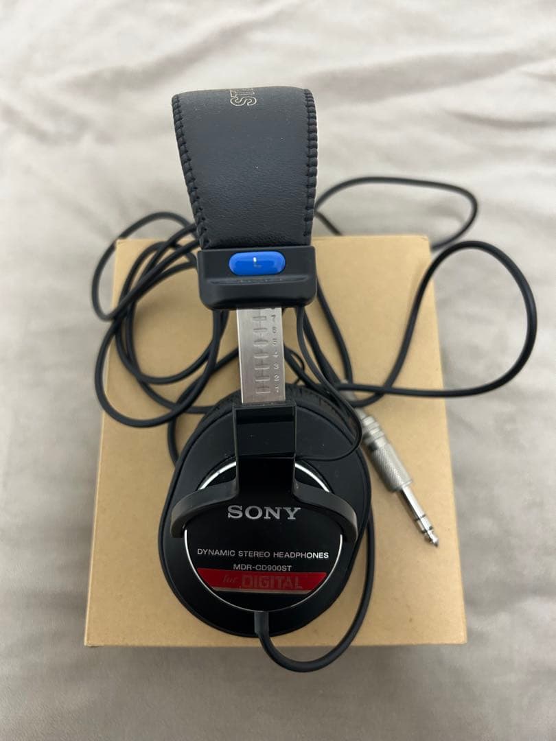 SONYヘッドホンMDR-CD900ST おまけ付プロ仕様有線ヘッドホン　ソニー