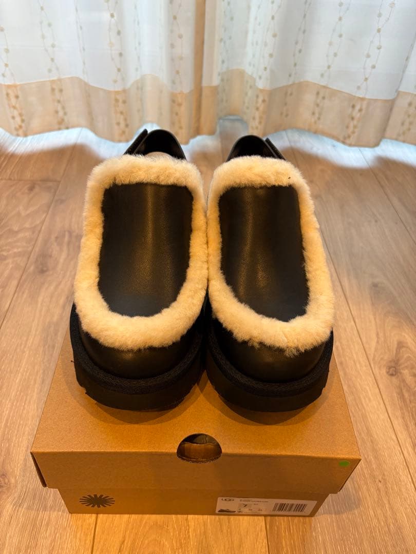 最終価格★2025秋冬新品未使用★UGGエスミーレザークロッグ　ブラック　24