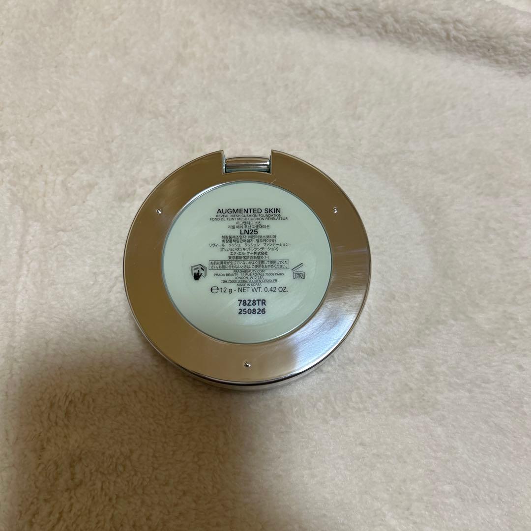 プラダ　リヴィールクッションファンデーションLN25