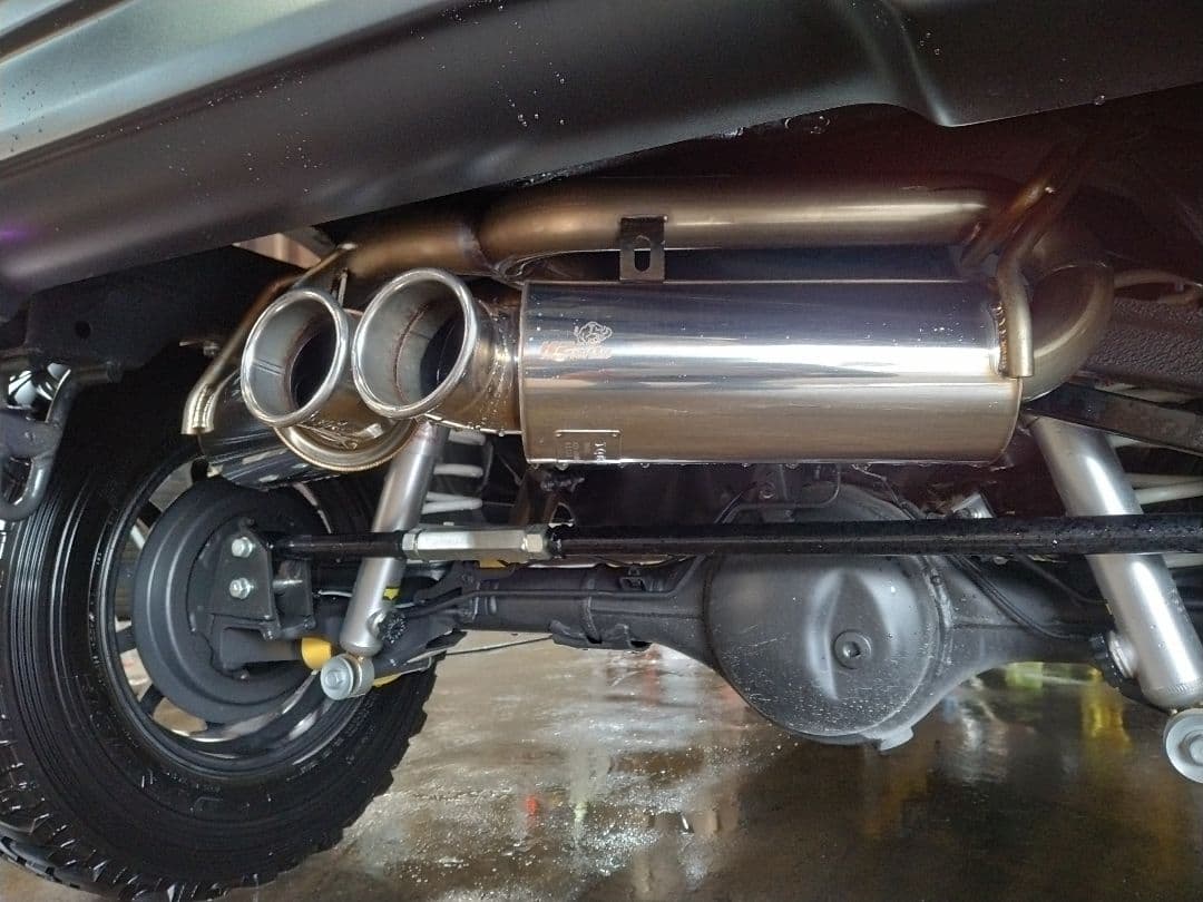 ジムニーJB64用センターW出しマフラー 5次元製 車検対応 未使用品