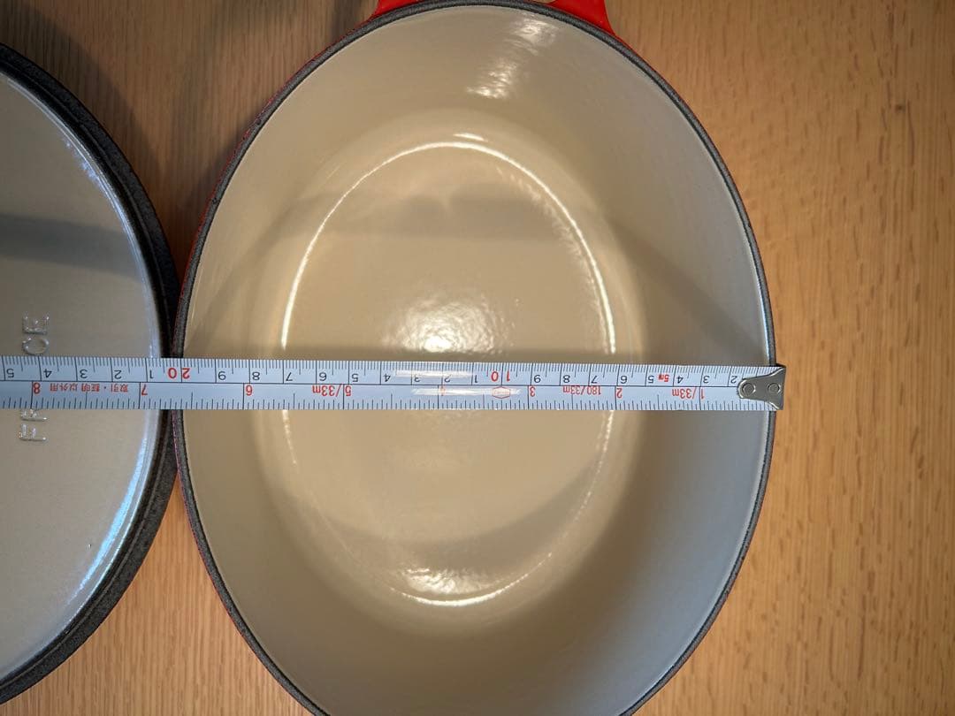 し*ん様 【未使用】ル・クルーゼ ココット・オーバル25 cm チェリーレッド