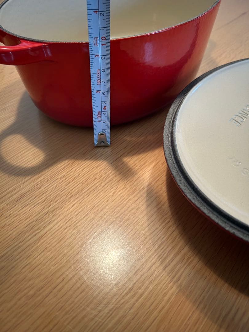 し*ん様 【未使用】ル・クルーゼ ココット・オーバル25 cm チェリーレッド