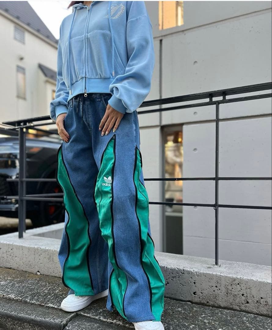 adidas リメイクデニムパンツ フリーサイズ