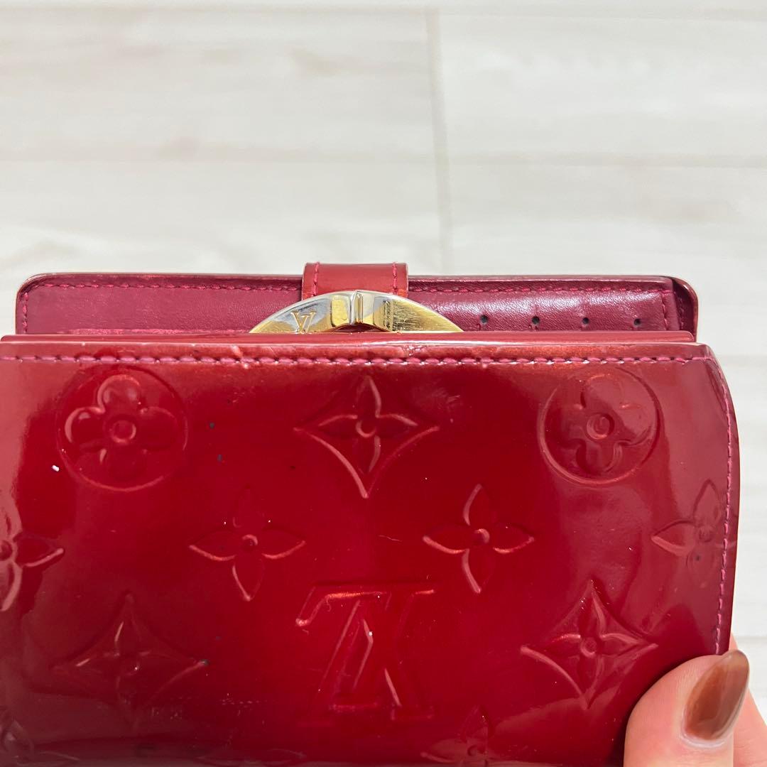 LOUISVUITTON ルイヴィトン　二つ折り財布　がま口　ヴェルニレッド　赤